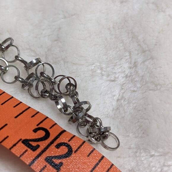 Vintage Silvertone Interlocking Circle Necklace 44" Long - Lightweight - Picture 7 of 8